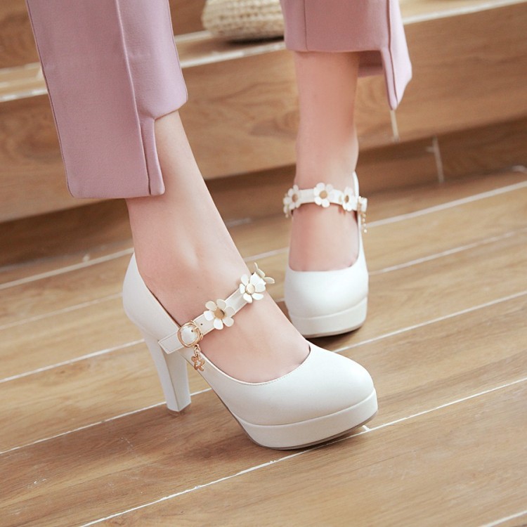 Fashion Flat Shoes with Round Toe and Square Heel