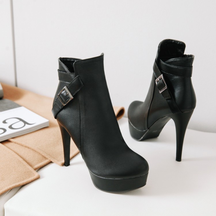 Korean Style White Black PU Ankle Boots with Side Zipper and Super High Stiletto Heel