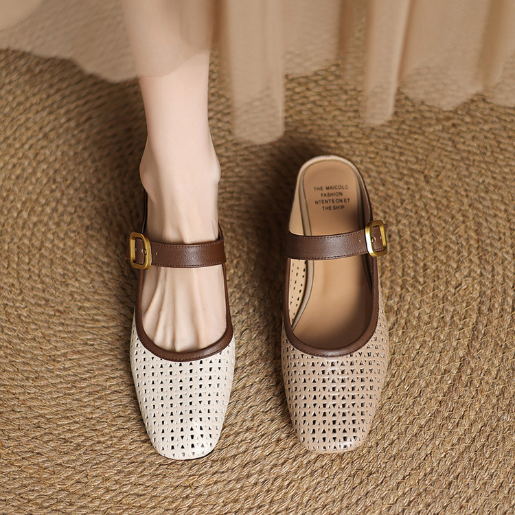 Women's Closed-Toe Slippers with Chunky Heel - Image 2