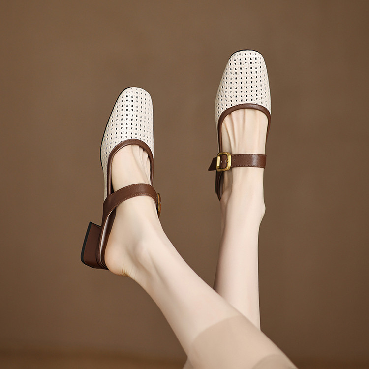 Women's Closed-Toe Slippers with Chunky Heel - Image 3
