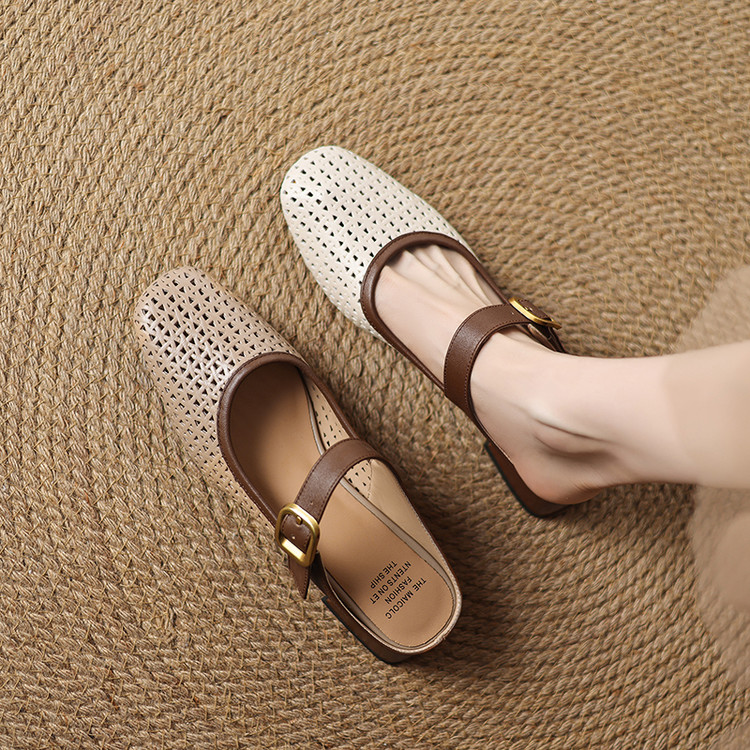Women's Closed-Toe Slippers with Chunky Heel - Image 4